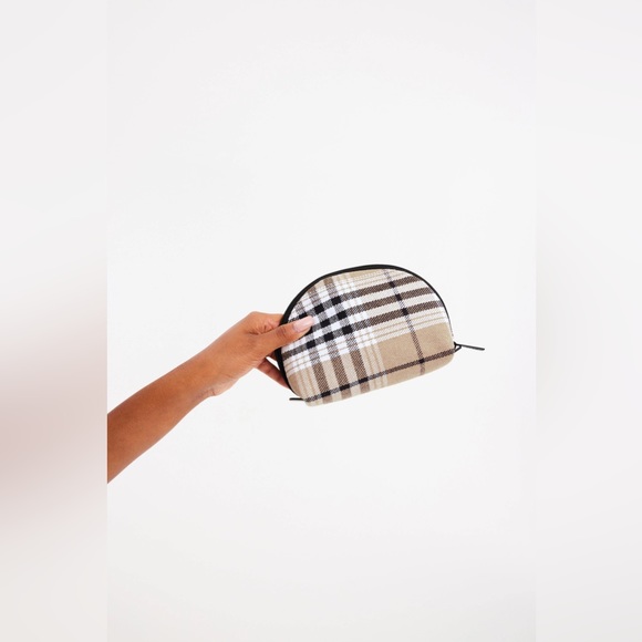 ✨Gone for Good✨ Beis - The Cosmetic Pouch Set in Plaid - Picture 5 of 6
